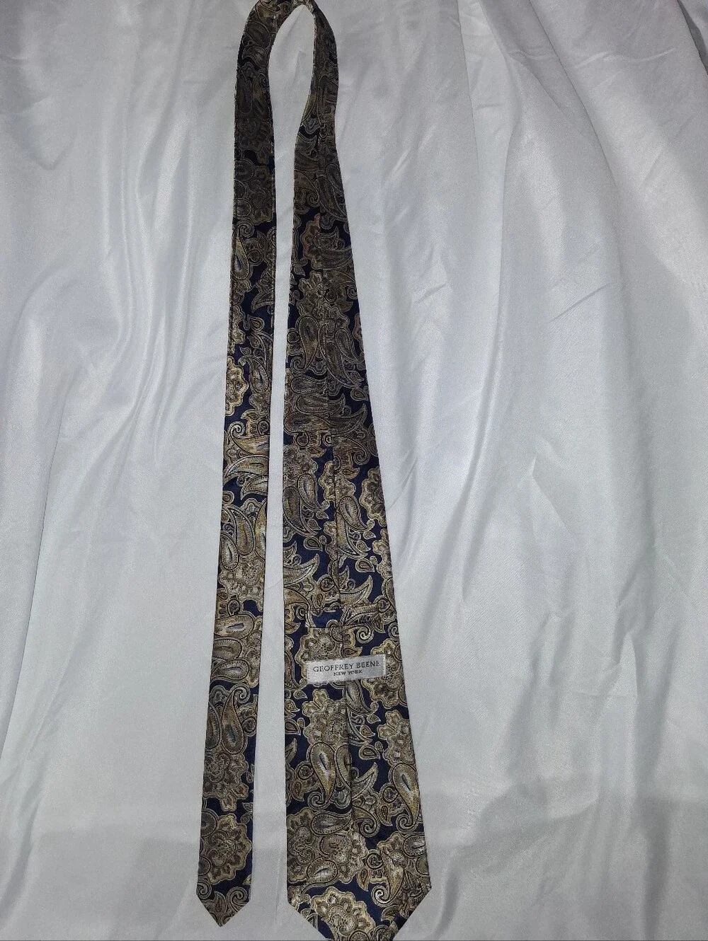Geoffrey Beene Navy and Gold Paisley Silk Tie
